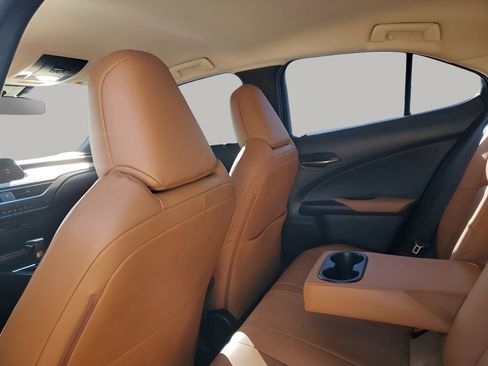 Used 2021 Lexus UX 250h image 18