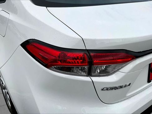 Used 2026 Toyota Corolla LE FWD image 28