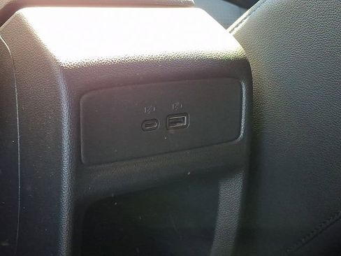 Certified 2025 Chevrolet Trax LT FWD image 11