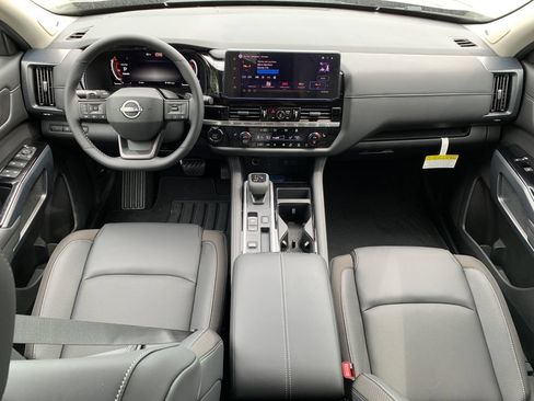 New 2026 Nissan Pathfinder SL FWD image 12