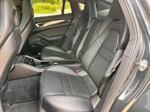Used 2018 Porsche Panamera 4 AWD/4WD image 19