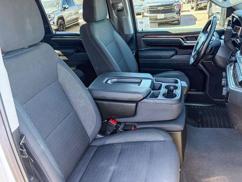 Used 2025 Chevrolet Silverado 2500 LT w/ Convenience Package image 39