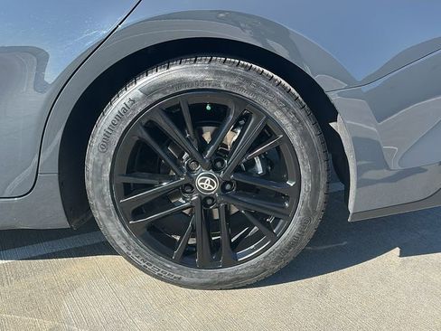 Used 2025 Toyota Camry Hybrid image 18