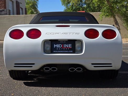 Used 2004 Chevrolet Corvette Convertible w/ Preferred Equipment Group RWD image 10