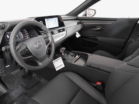 New 2025 Lexus ES 350 w/ Premium Package image 9