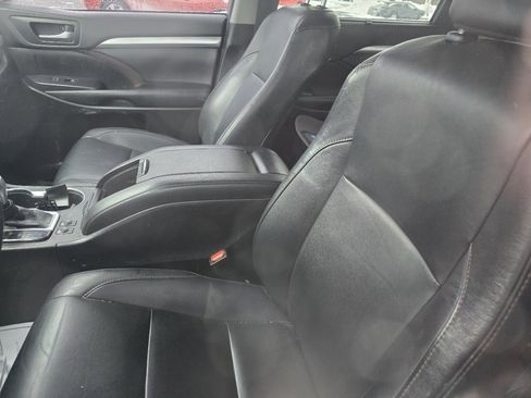 Used 2019 Toyota Highlander XLE image 20