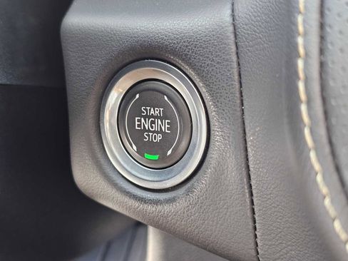 Used 2023 GMC Yukon SLT w/ SLT Premium Package image 32