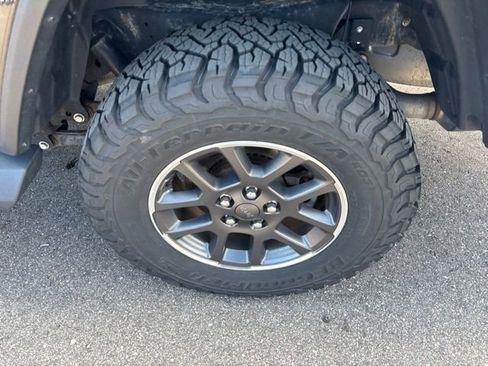 Used 2020 Jeep Gladiator Overland w/ Popular Equipment Package AWD/4WD image 12