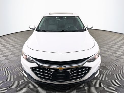 Used 2021 Chevrolet Malibu LT image 2