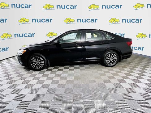 Used 2019 Volkswagen Jetta SE w/ Cold Weather Package image 4