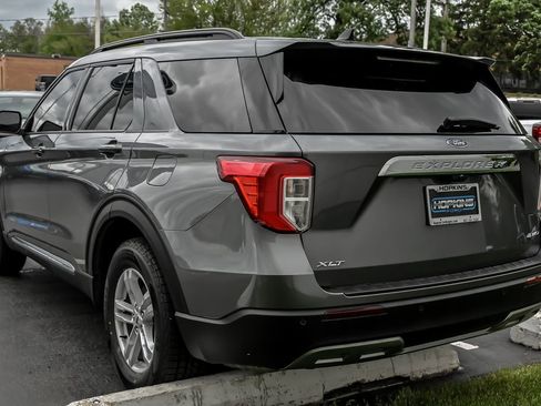 Used 2024 Ford Explorer XLT w/ Equipment Group 202A AWD/4WD image 8