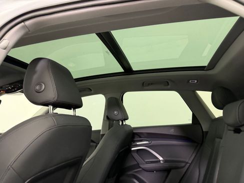 Certified 2025 Audi Q5 Premium w/ Convenience Package image 27