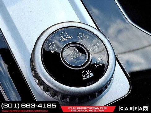 New 2025 Mitsubishi Outlander SE image 15