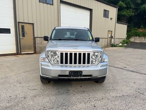 Used 2012 Jeep Liberty Sport AWD/4WD image 3