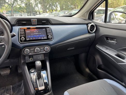 Used 2025 Nissan Versa SV FWD image 34