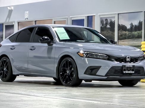 Used 2024 Honda Civic Sport image 6