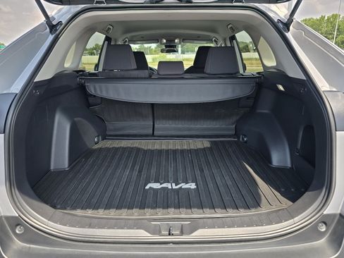 Certified 2023 Toyota RAV4 LE AWD/4WD image 16