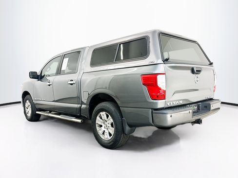 Used 2018 Nissan Titan SV w/ SV Convenience Package AWD/4WD image 5