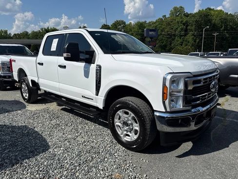 Used 2025 Ford F250 XLT w/ FX4 Off-Road Package AWD/4WD image 2