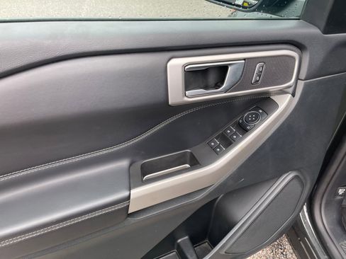 Used 2024 Ford Explorer XLT w/ Equipment Group 202A image 12