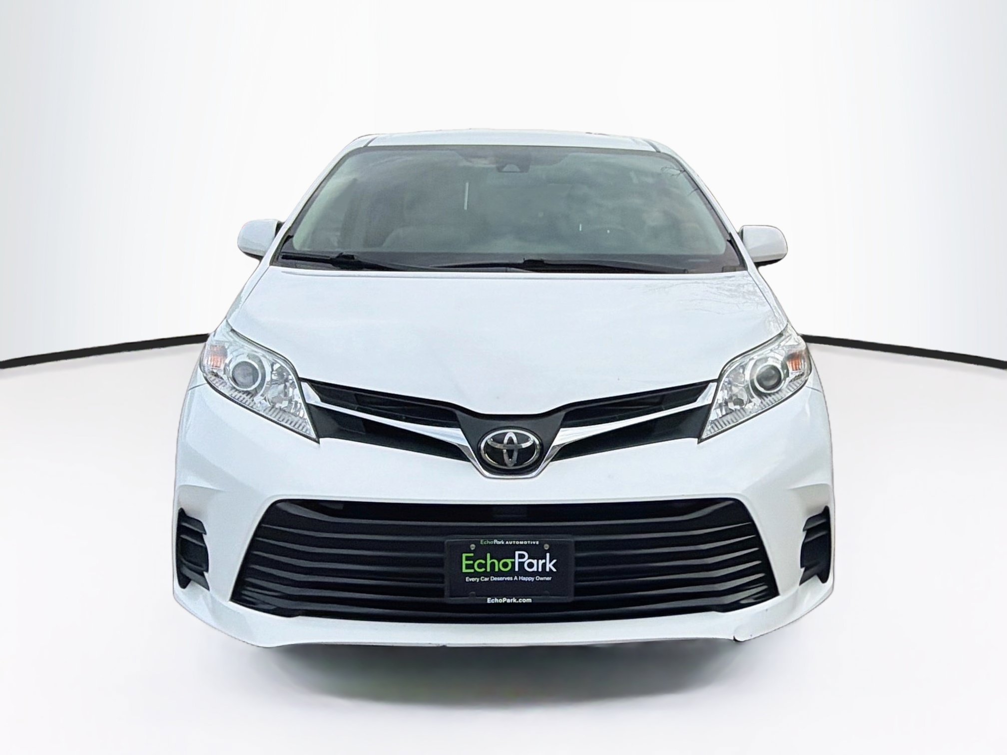 Used 2018 Toyota Sienna LE AWD/4WD image 2