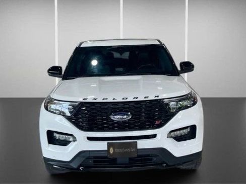 Used 2021 Ford Explorer ST w/ Equipment Group 401A AWD/4WD image 2