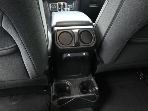 Used 2024 Jeep Wrangler Unlimited Sport AWD/4WD image 19