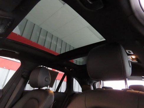 Used 2022 Mercedes-Benz GLC 300 4MATIC image 6