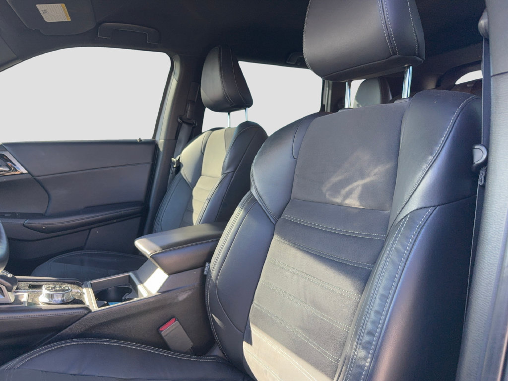 Used 2023 Mitsubishi Outlander SE Black Edition AWD/4WD image 9