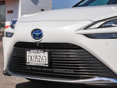 Used 2022 Toyota Mirai w/ Advanced Technology Package RWD image 9