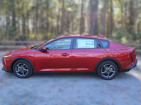 New 2025 Kia K4 LXS image 5
