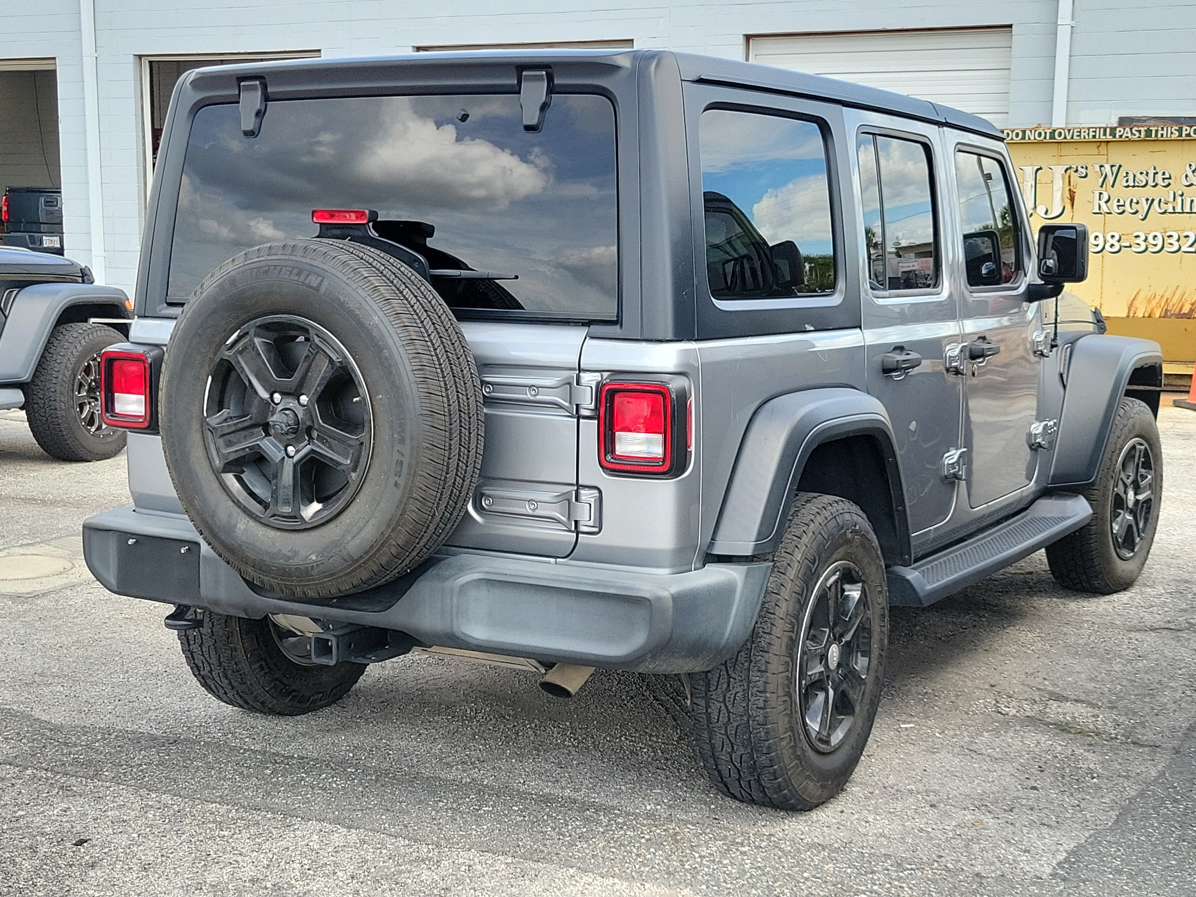 Used 2021 Jeep Wrangler Unlimited Sport AWD/4WD image 7