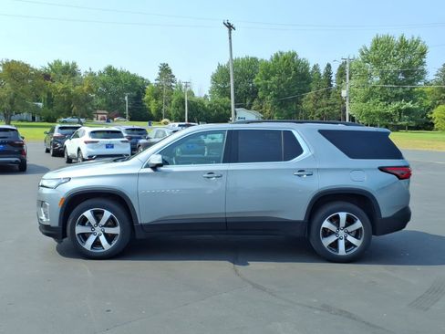 Used 2023 Chevrolet Traverse LT w/ LT Premium Package AWD/4WD image 2