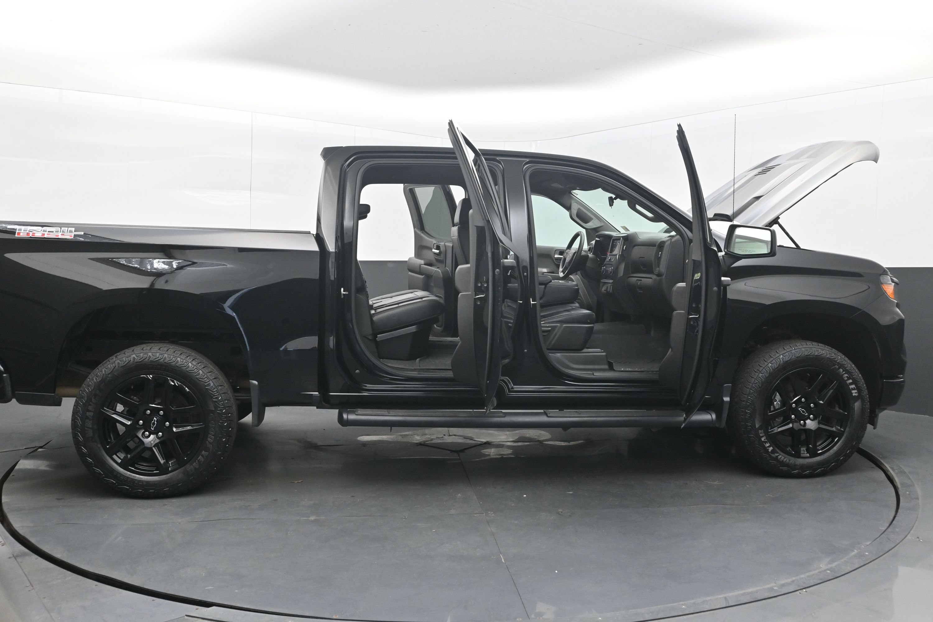 Used 2023 Chevrolet Silverado 1500 Custom Trail Boss w/ LPO, Dark Essentials Package AWD/4WD image 52