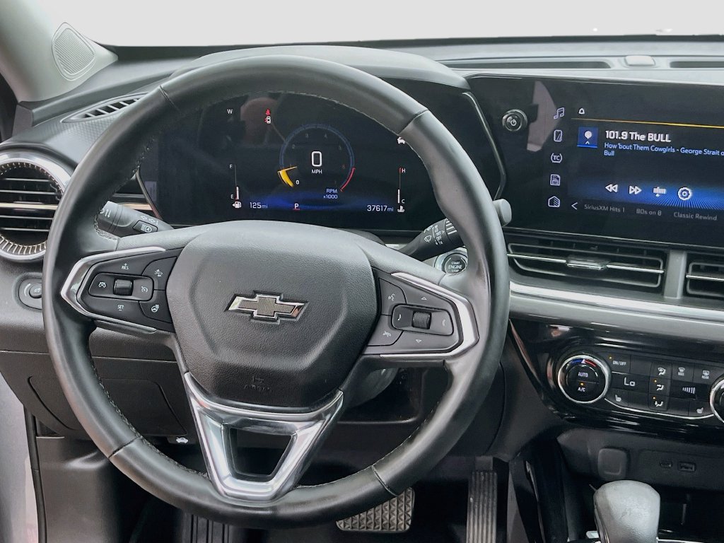 Used 2025 Chevrolet Trax ACTIV w/ Driver Confidence Package FWD image 21