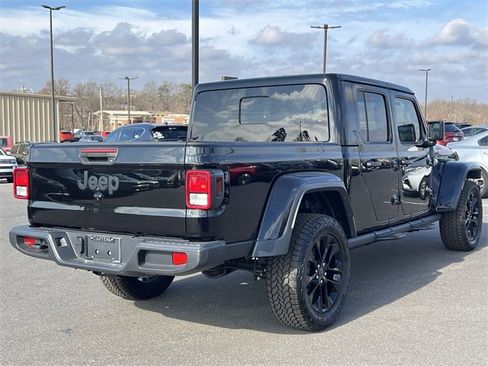 Used 2025 Jeep Gladiator Sport image 34
