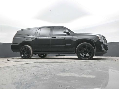 Used 2019 Cadillac Escalade ESV Premium Luxury w/ Escalade Sport Edition AWD/4WD image 52