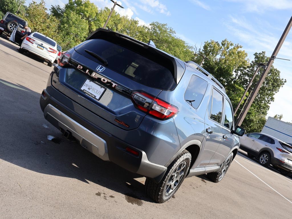 Certified 2026 Honda Pilot TrailSport image 7