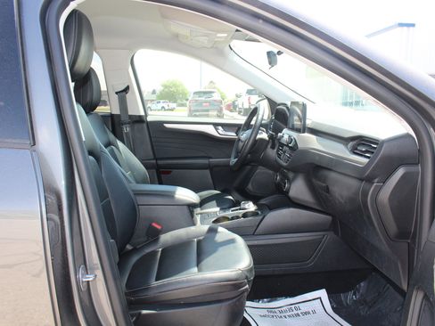 Used 2022 Ford Escape SEL image 17