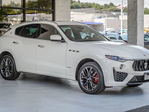 Used 2019 Maserati Levante GranSport AWD/4WD image 4