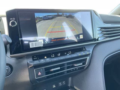 Used 2026 Toyota Camry SE w/ Multimedia Upgrade Package image 21