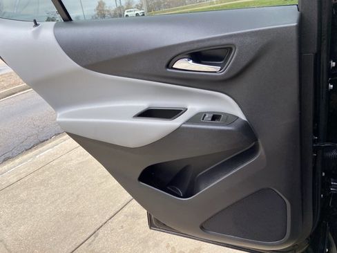 Used 2023 Chevrolet Equinox LS w/ LS Convenience Package image 48