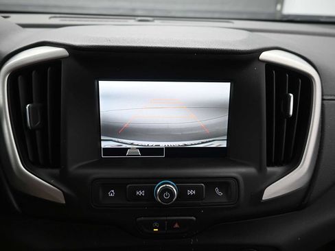 Used 2024 GMC Terrain SLE image 16