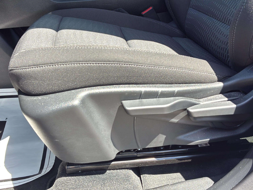 Used 2026 Chevrolet Equinox LT FWD image 26
