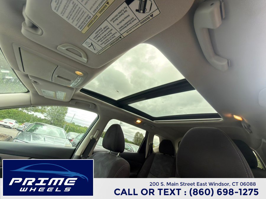 Used 2015 Nissan Rogue SV w/ SV Premium Package AWD/4WD image 22