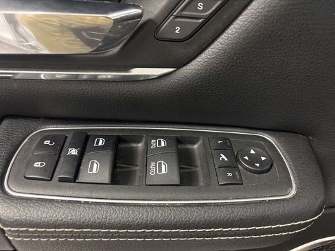 Used 2023 RAM 1500 Laramie AWD/4WD image 31