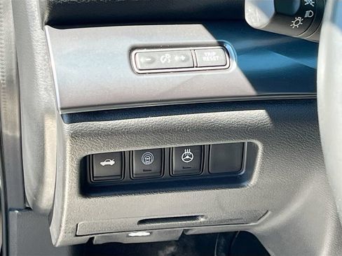 Used 2023 Nissan Maxima SR w/ Sport Mat Group FWD image 10