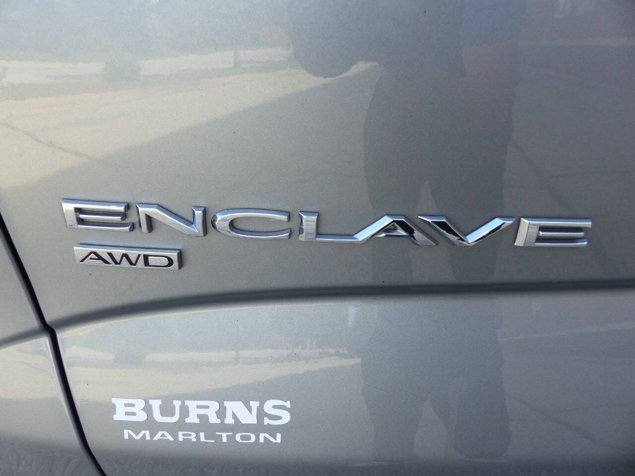 Used 2023 Buick Enclave Essence AWD/4WD image 9