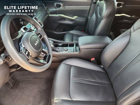 Used 2023 Kia Sorento LX FWD image 11