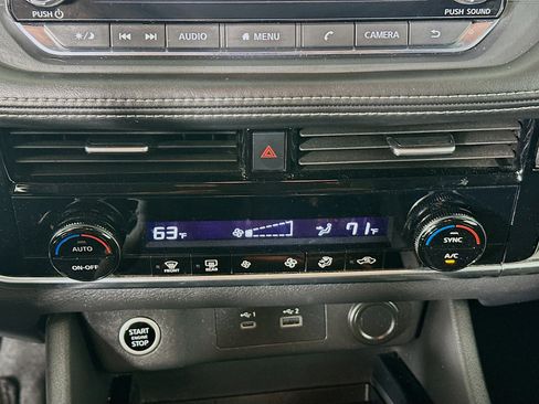 Used 2022 Nissan Rogue SV image 22